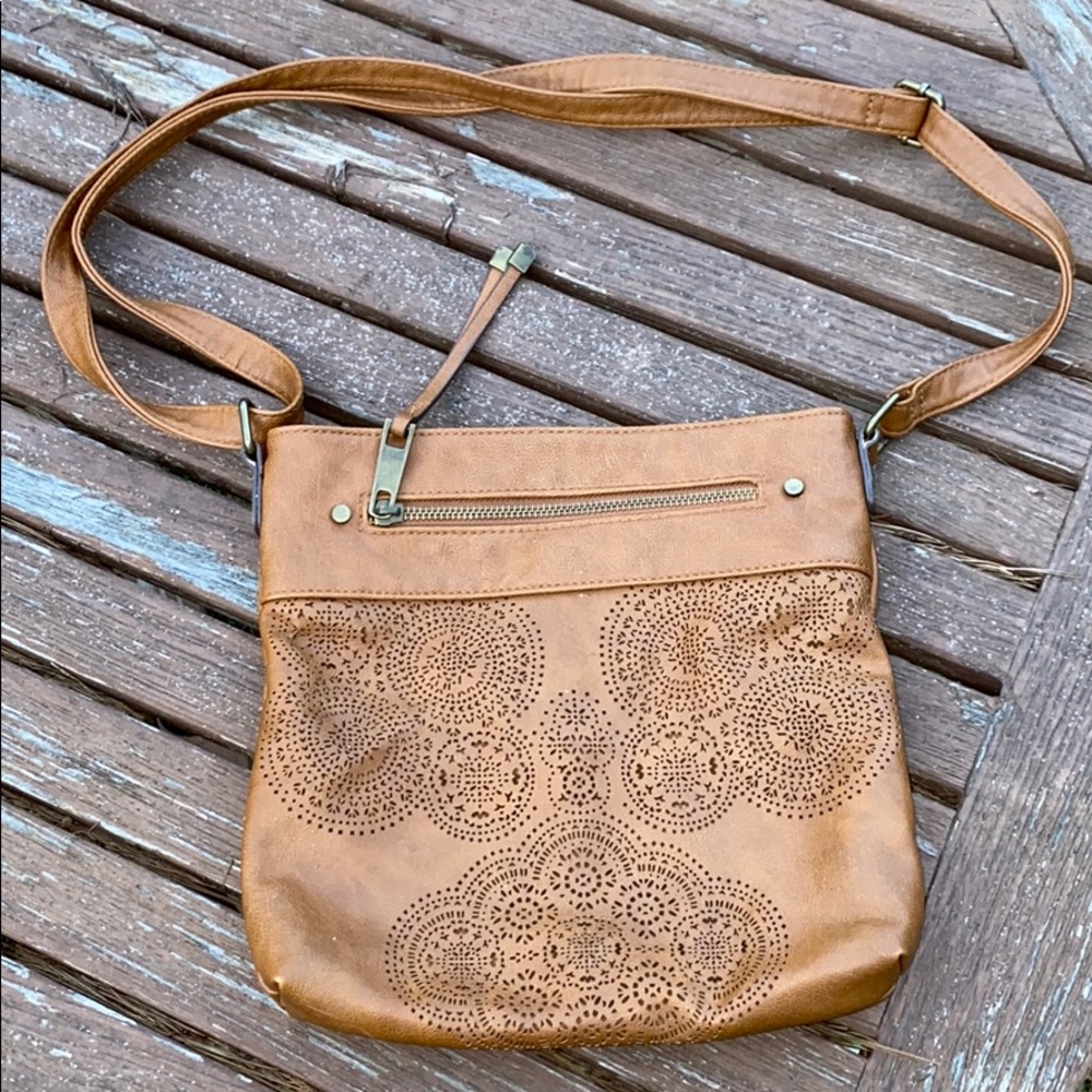 tan satchel